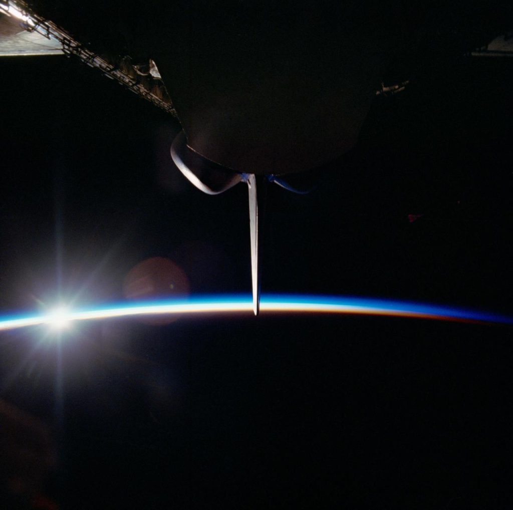 How LEO Satellites Handle Handoffs at 17,000 Miles Per Hour: Inside LEO Satellite Handoff Technology